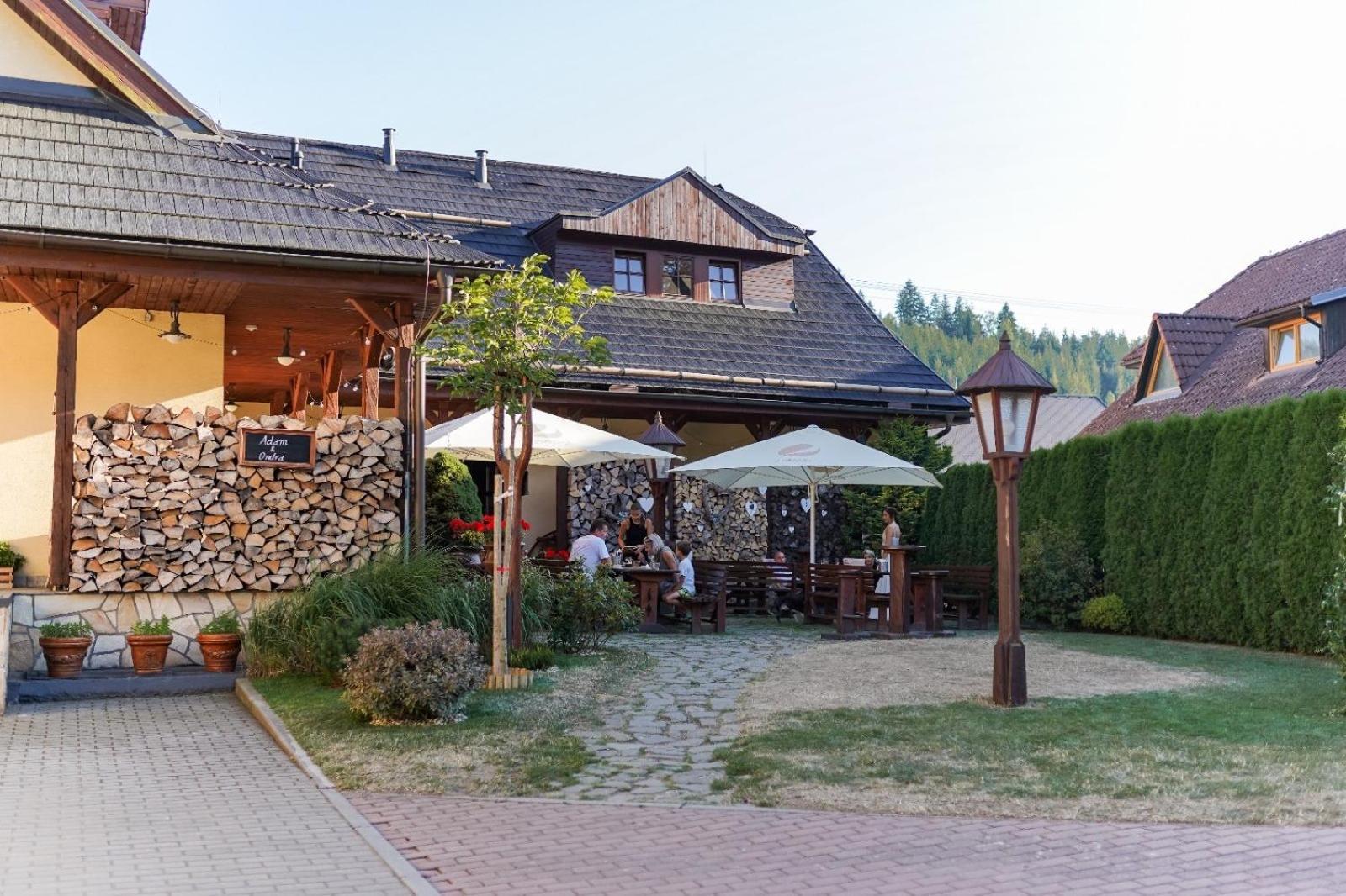 Penzion A Restaurace Stare Casy Horní Bečva Dış mekan fotoğraf